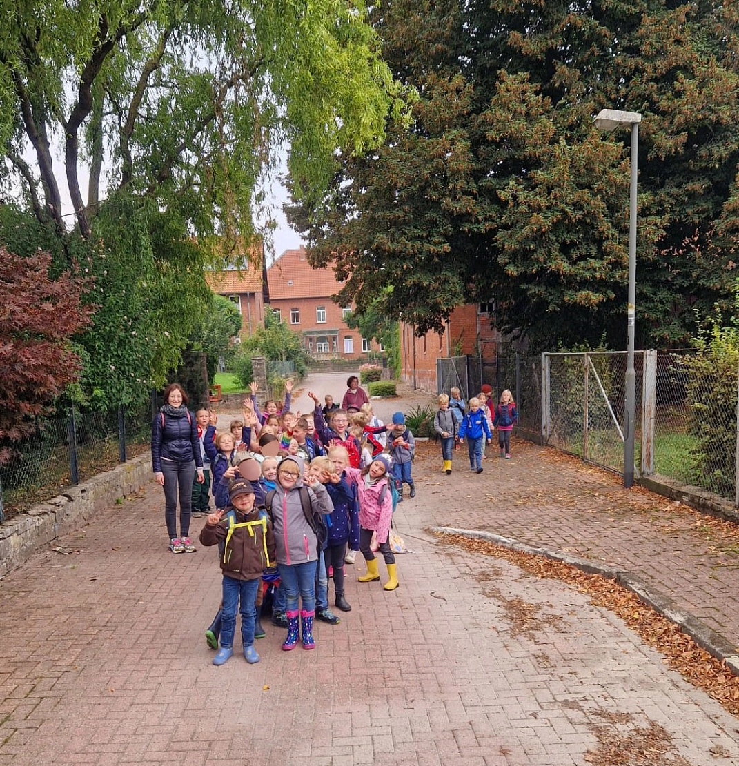 Äpfel pflücken 7.jpg&nbsp;&copy;&nbsp;Ilsetalschule