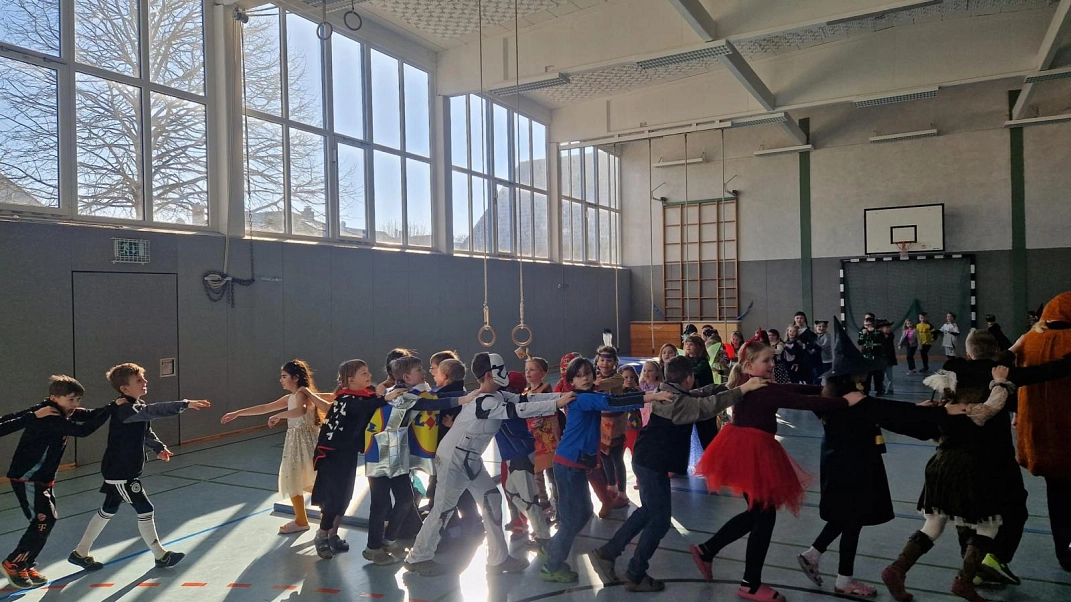 Sporthalle 2.jpg&nbsp;&copy;&nbsp;Ilsetalschule