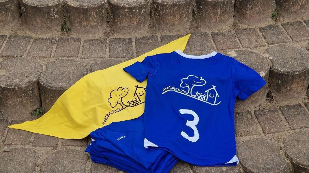 Trikots.jpeg&nbsp;&copy;&nbsp;Ilsetalschule
