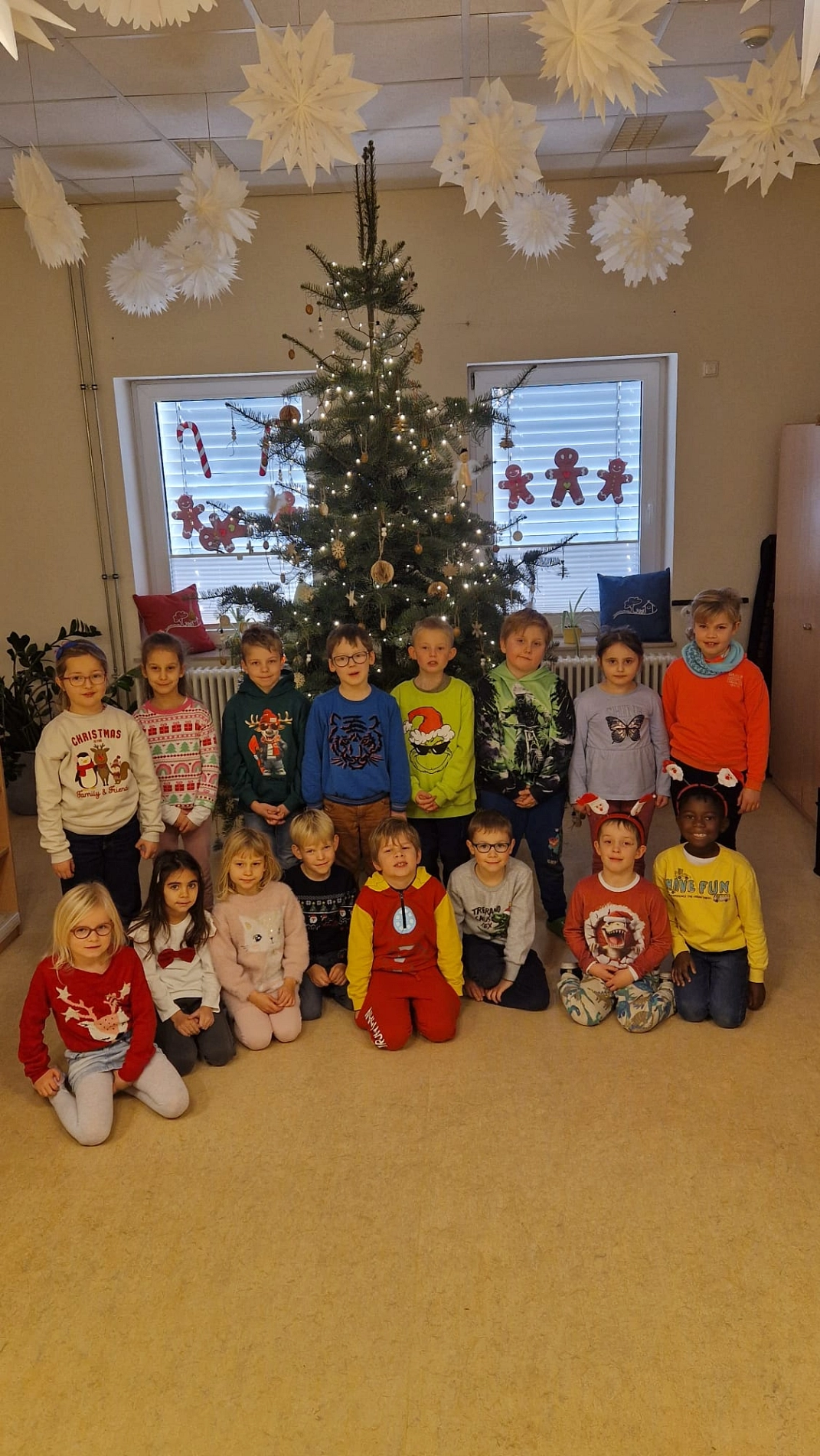 Weihnachten Klasse 1.jpg&nbsp;&copy;&nbsp;Ilsetalschule